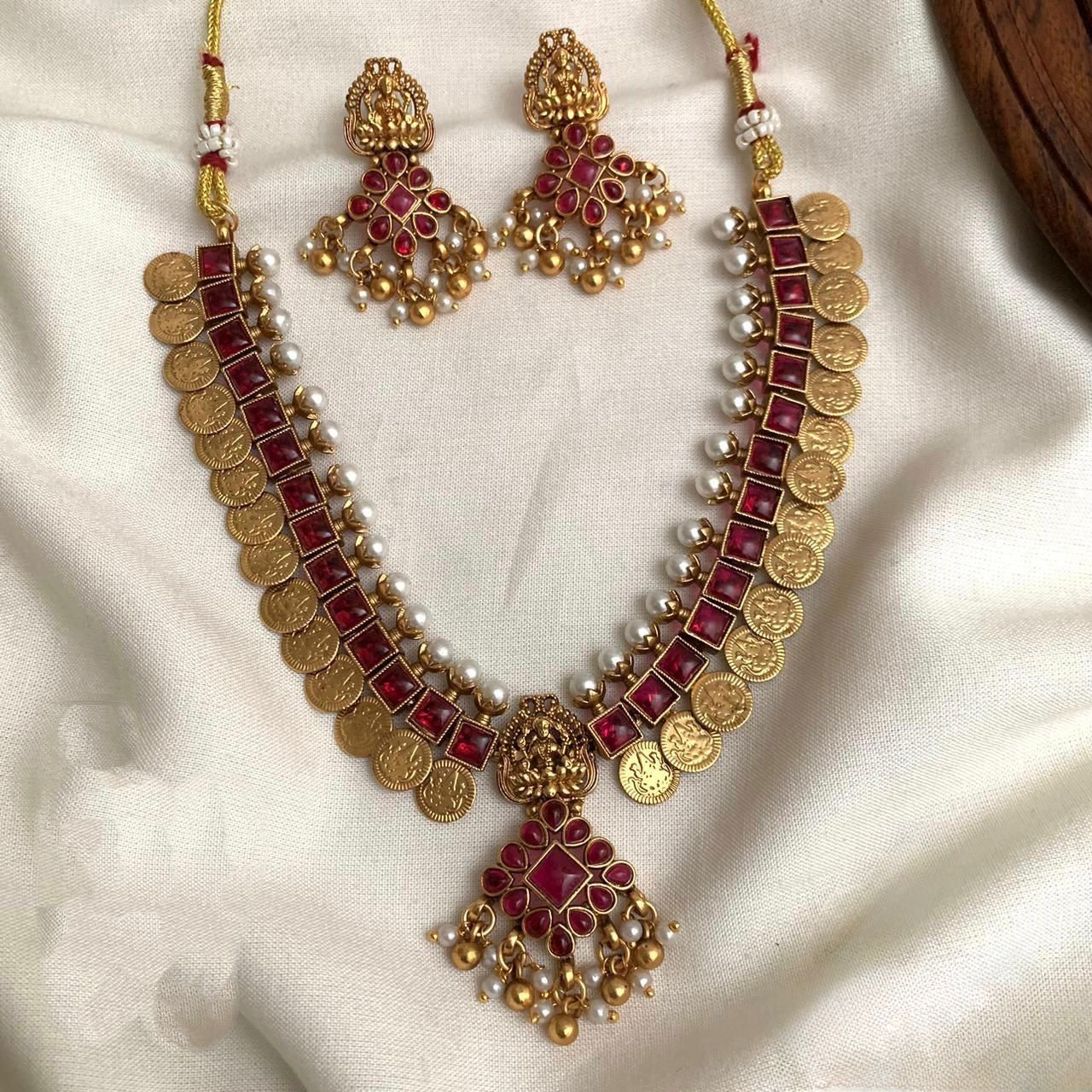 Pearl with mukthi necklace